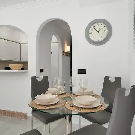Townhouse In Heart Of Calahonda Sitio de Calahonda