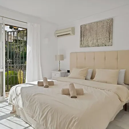 Townhouse In Heart Of Calahonda Sitio de Calahonda
